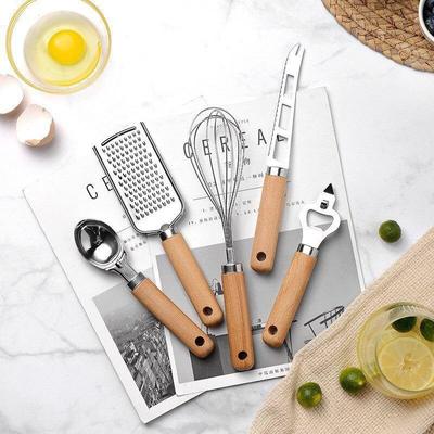 Küchenhelfer mit Holzgriff Kleines Küchenutensilien-Set Backset Pizza-Käsemesser Edelstahl Eierschläger