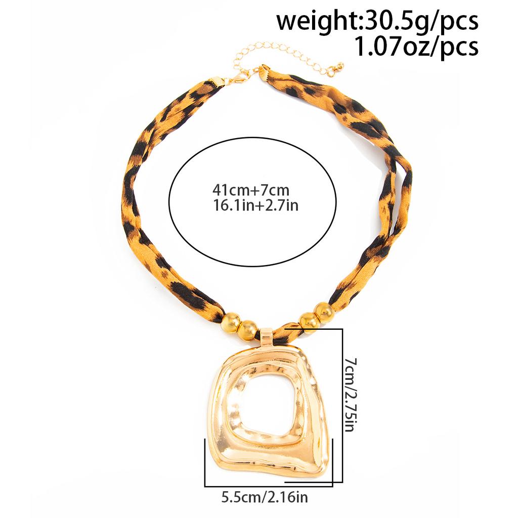 Sweet Cool INS Heart Alloy Pendant Necklace Unique Exaggerated Sexy Leopard Print Clavicle Chain for Women Daily Party Streetwear Jewelry Accessories