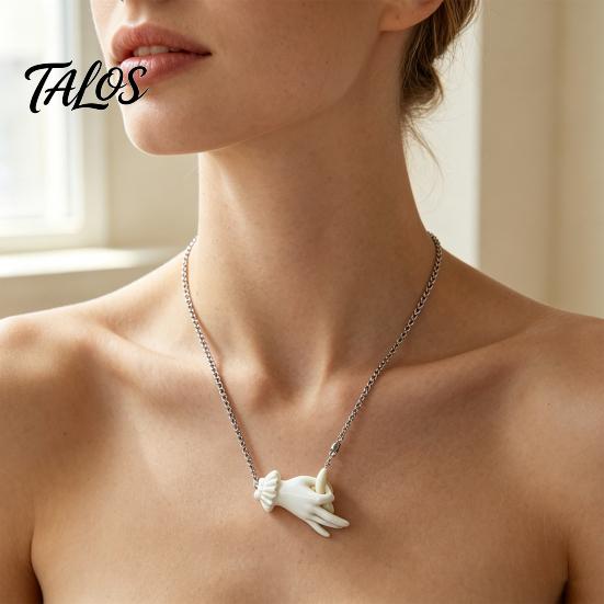 Funny Banana Necklace Pendant Necklace, Resin Hand-Sculpted Cute Humorous Jewelry Gift Lifelike Fruit Jewelry, Creative for Men Women