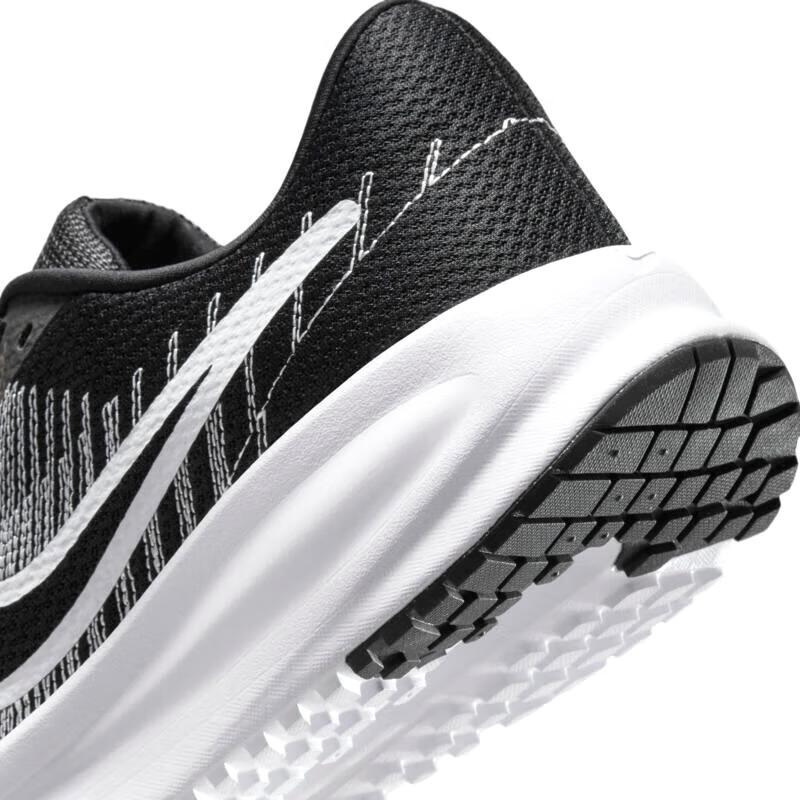 Nike Men's Run Defy Running Shoes