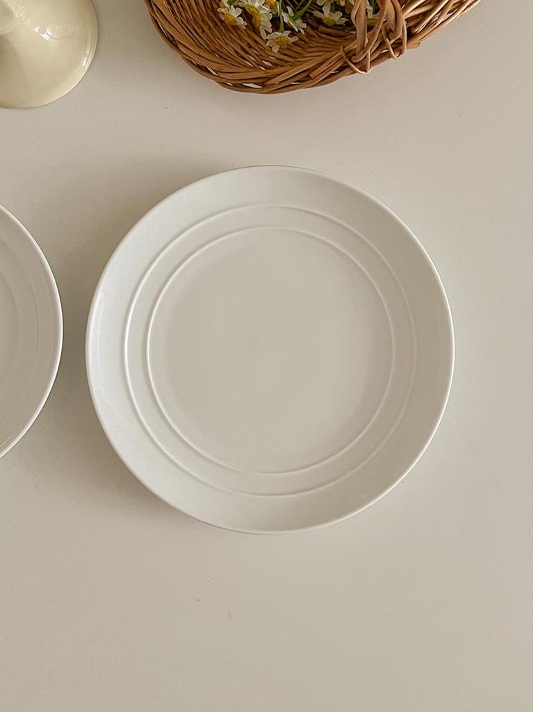 Nordic Style White Ceramic Breakfast Plate - Round, Simple, Household Saucer for Western Cuisine