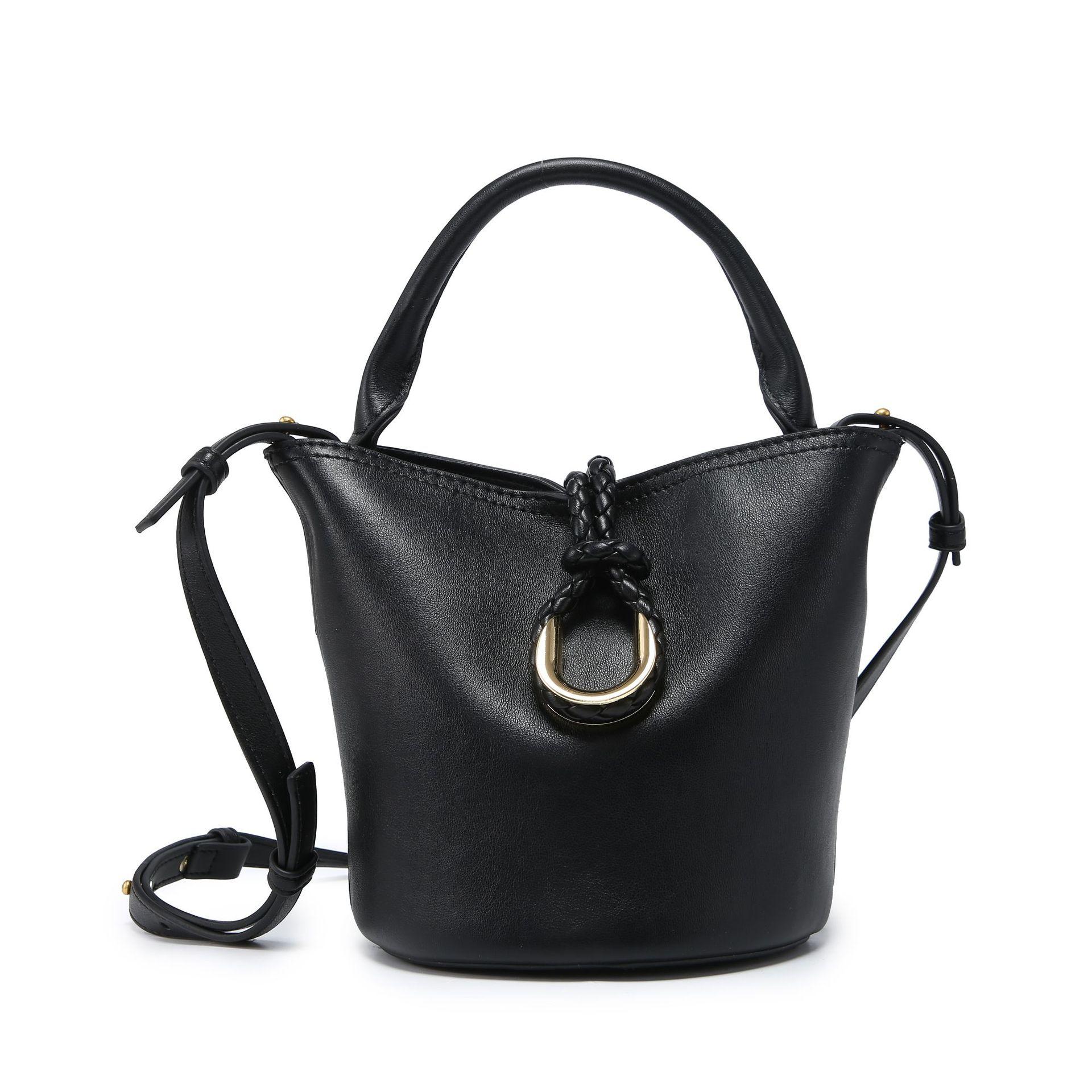 

2025 Trend Woven Bag New Bucket Bag Fashion Portable One Shoulder Crossbody Bag Women 18*22*15cm чёрный