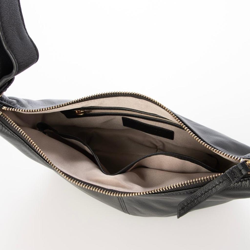 Leichte Ziegenleder Halbmond-Schultertasche