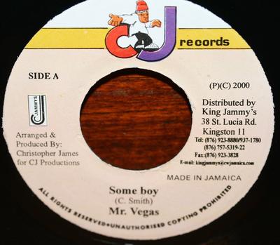 7-Zoll-Schallplatte MR. VEGAS - Some Boy KEINER Cj Records 2000 Jamaika Reggae, Ska & Dub Gebraucht