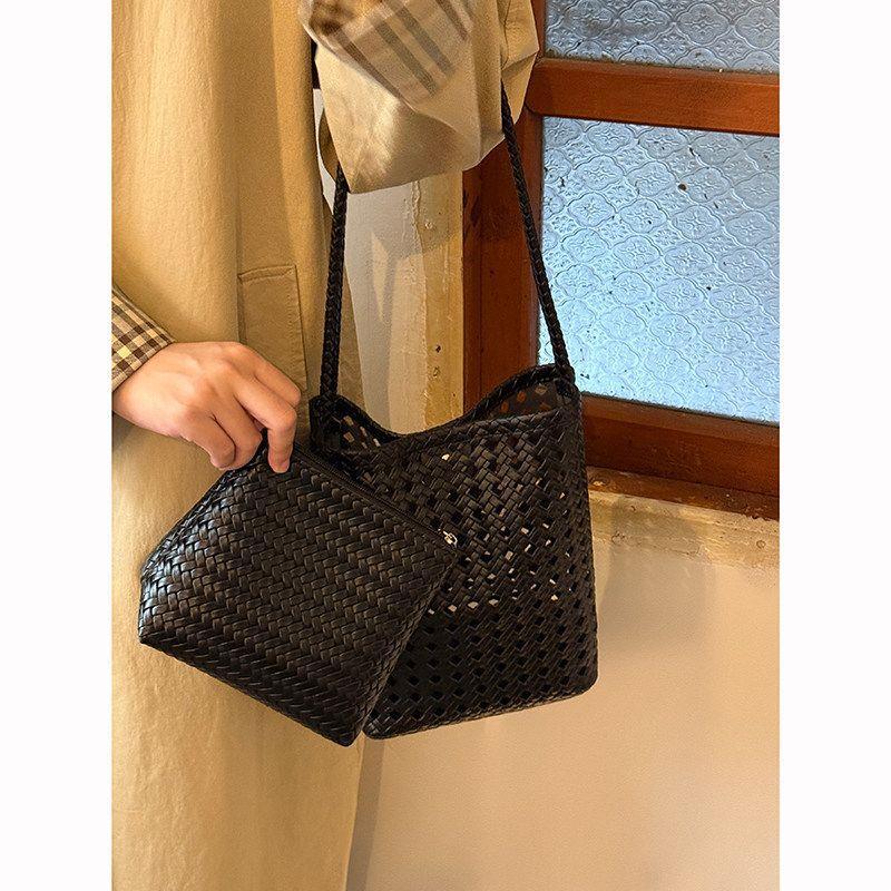 Bucket Bag - A Small and Unique Design Shoulder Bag Suitable for Commuting Tote Bag