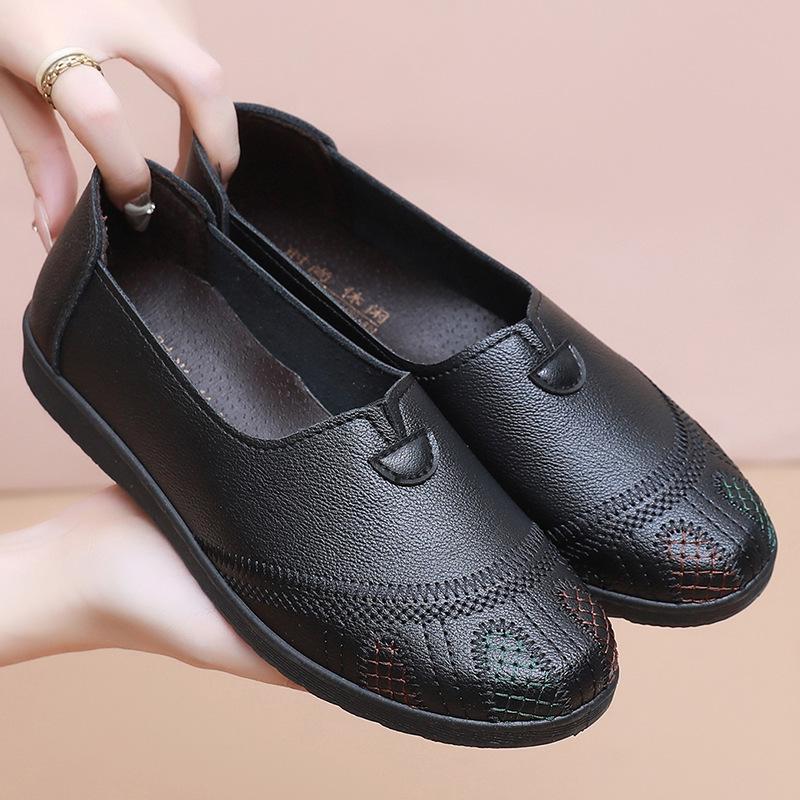 

Spring and autumn shoes single shoes comfortable soft sole medium leather shoes in the elderly non-slip flat non-slip women s shoes 35