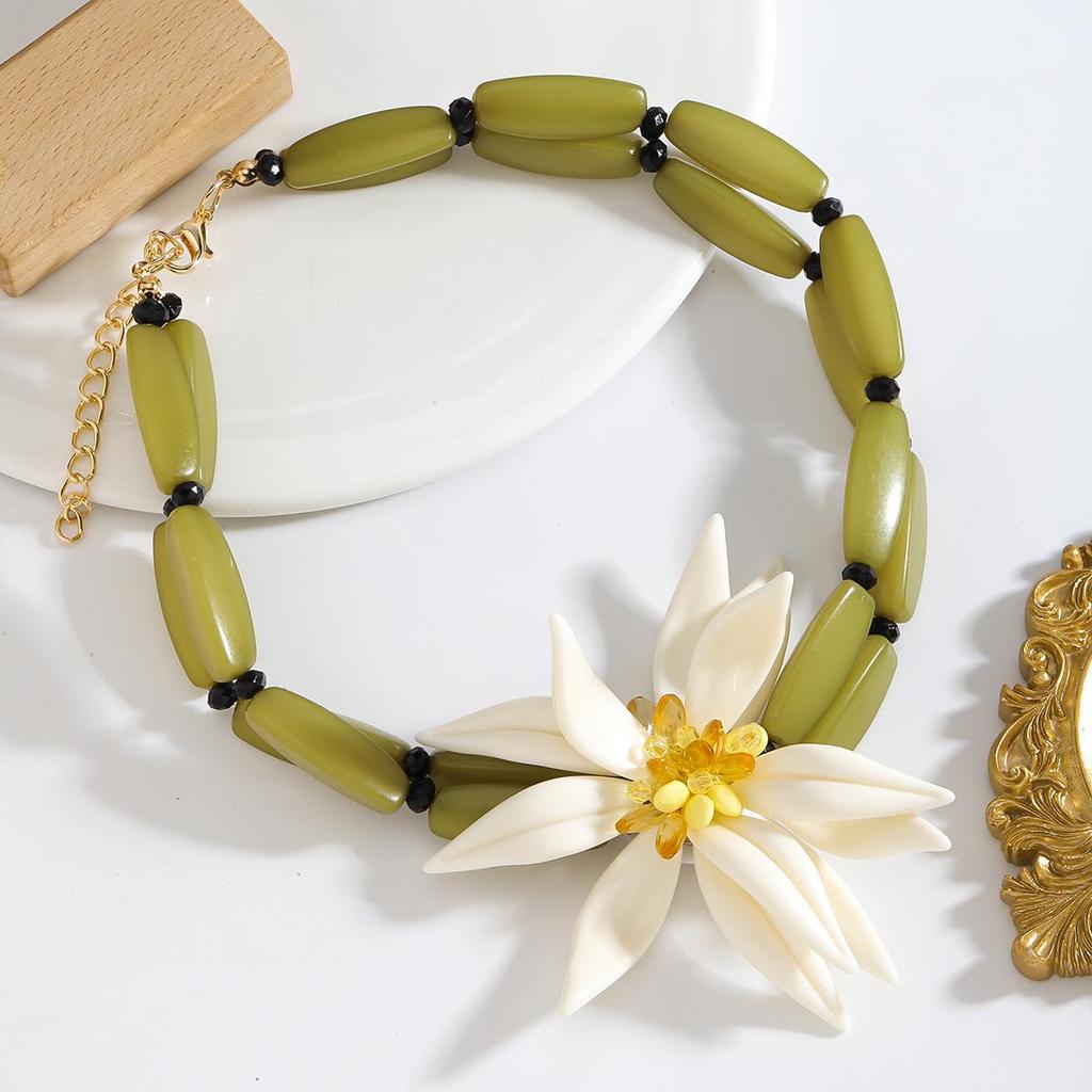 European & American White Flower Stud Earrings & Double-Layered Necklace Choker Set