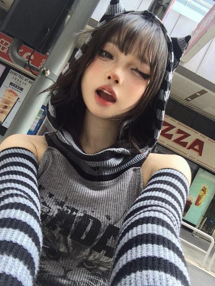 Gothic Striped Patchwork Hoodie Tops Women Japanese Style Vintage Punk Cat Print Sweater Y2k Hollow Out Slim Pullovers Soft Gril 2000s