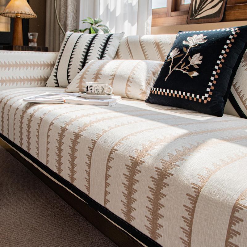 

French Medieval Sofa Cushion, Non-Slip And Dirt-Resistant Seat Cushion, Advanced Sense Chenille Pujiang Sofa Cover Cover Cloth Seat Cushion 70*70cm