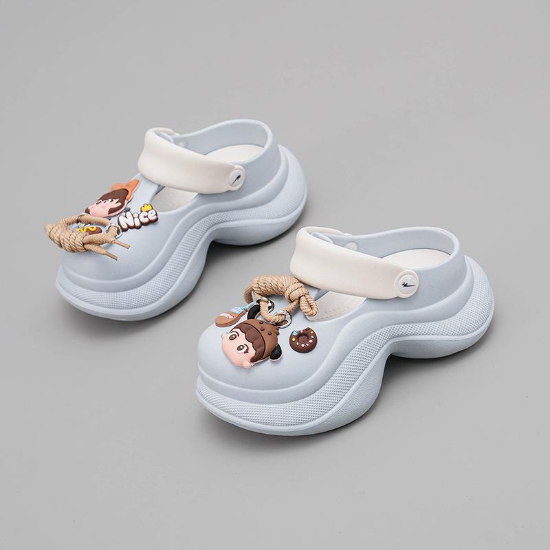 

CH1610-Bread little girl women s shoes 2025 new summer hole shoes versatile thick-soled soft-soled heightening slippers 35