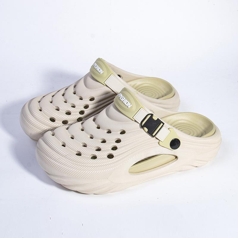 2025 Men's Sport Sandals: Summer Outdoor Beach Shoes with Thick Soles and Closed-Toe Design