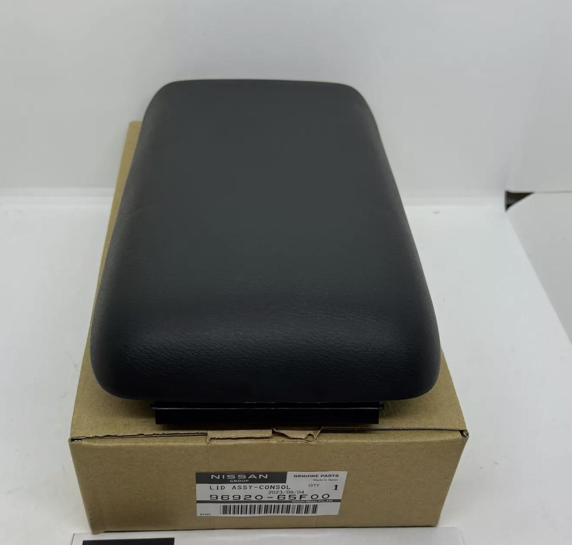

NISSAN Genuine SILVIA S14 S15 Arm Rest Center Console Lid Storage 96920-65F00