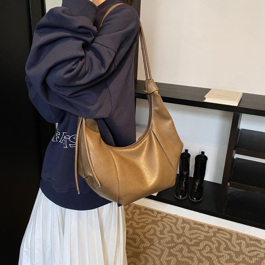 Premium Sense Bag Women's Large Capacity 2025 New Trendy Autumn and Winter Retro Niche Design Messenger Bag Commuter Dumpling Bag