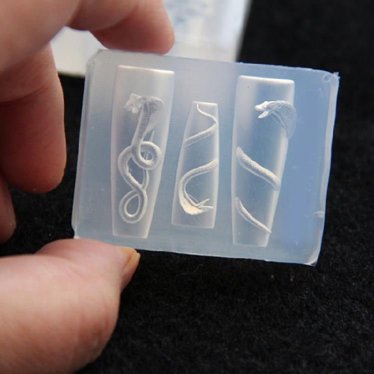 Multipurpose Silicone Mould for Snake Nail Art Easy to Use and Remove Suitable Portable for All Nail Shapes and Lengths