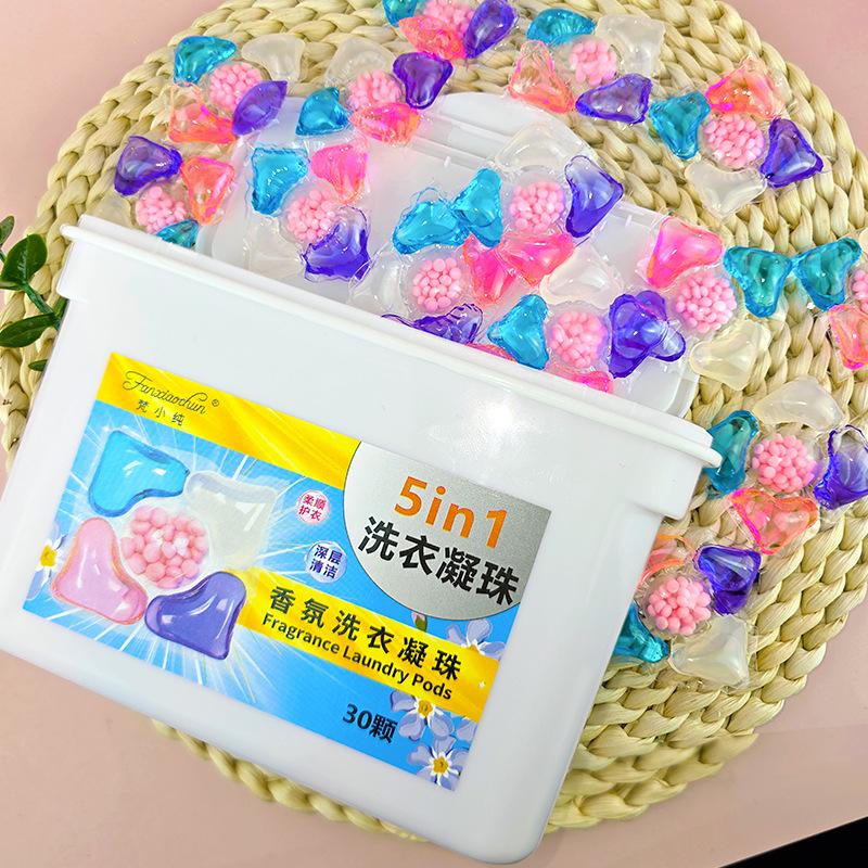 

30 штук Пятикомпонентные стиральные капсулы: Стойкий аромат, смягчение и удаление пятен