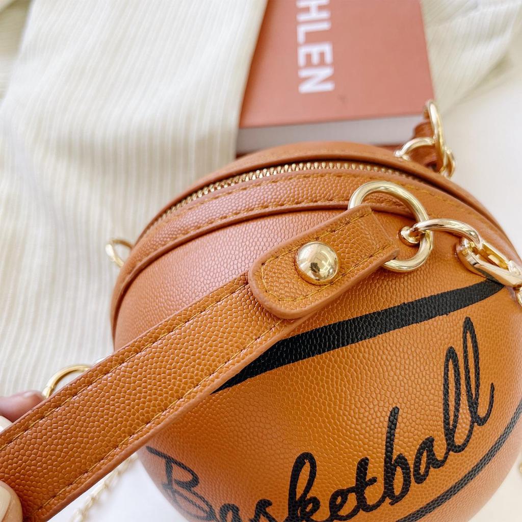 2024 Trendige Damen Basketball Umhängetasche im Western-Stil: Vielseitige, stilvolle, kleine runde Tasche