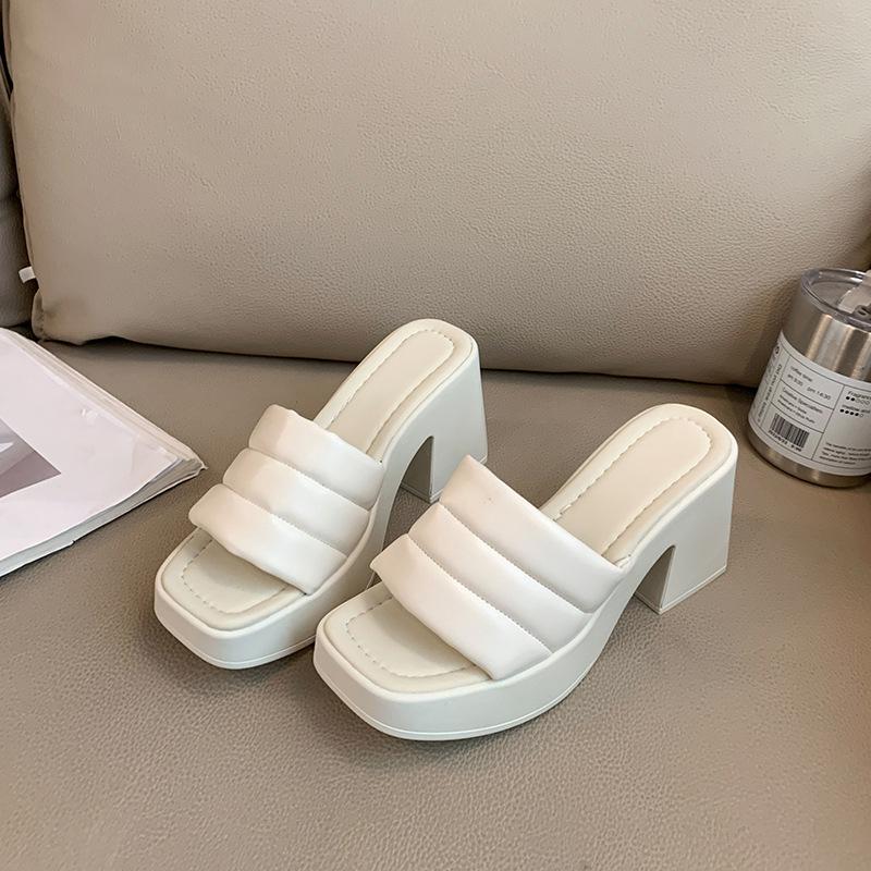 European Station Thick-soled One-word Cool Slippers Women's 2025 Summer New Fashion Outer Wear Slippers Thick-heeled Sandals Women's Foreign Trade