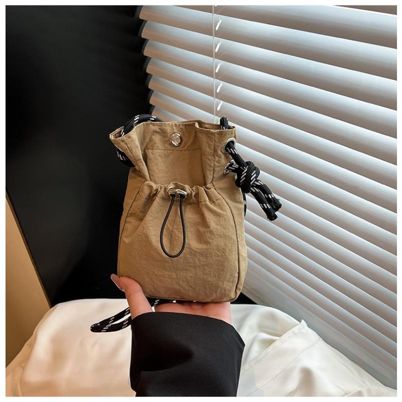 Canvas bag women's summer new fashion niche design messenger bag popular bucket bag