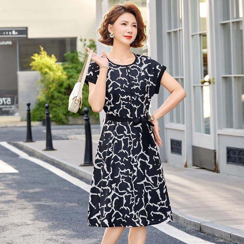 

Elegant Printed Chiffon Dress for Middle-Aged Women with Cinched Waist and Short Sleeves XL [80-95 lbs] чорний