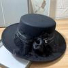 Autumn and Winter New French Pearl Flat Top Top Hat Female Hepburn Style Retro British Style Jazz Hat Woolen Sun Hat Tide