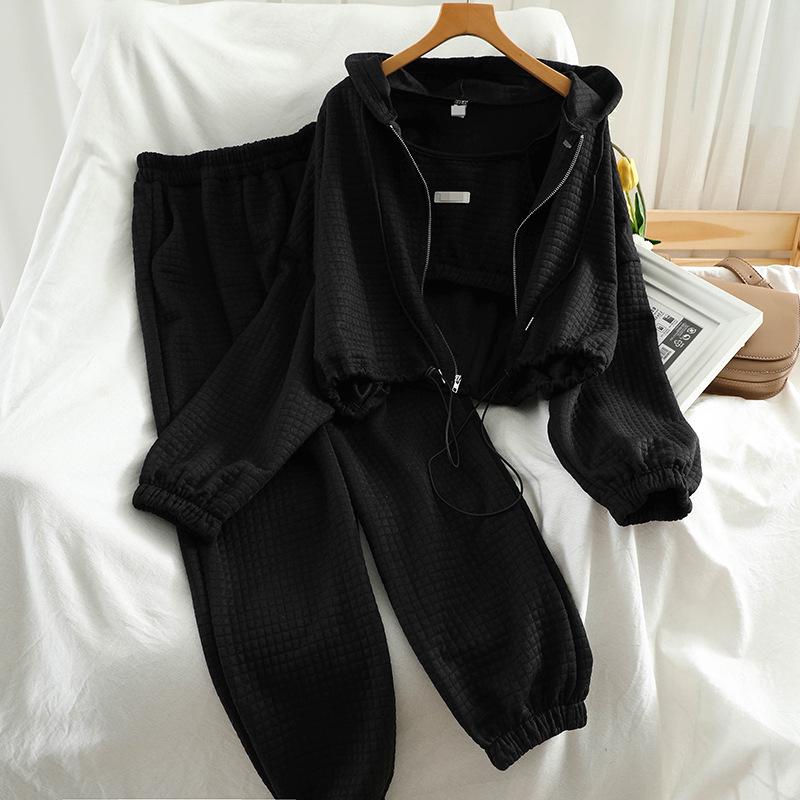 "Women's Large Sports-Style Three-Piece Tracksuit: Hooded Sweatshirt, Suspenders, and Cuffed Long Pants for Spring/Autumn"