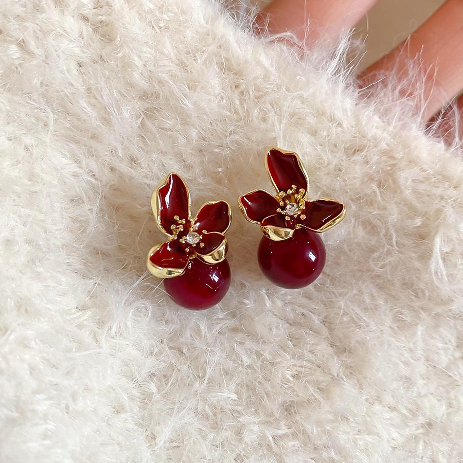 Retro Red Zirconia Pearl Flower Earrings - High-End Hong Kong Style Studs for Women
