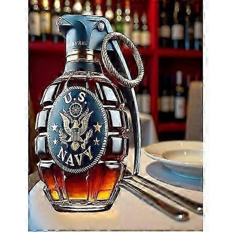 Militärische Handgranate Whiskeyflasche 2025 Gravierte Handgranatenform Glas 300ml Auslaufsicher & Langlebig Whiskey-Dekanter Militärsammlung Veteran Gi