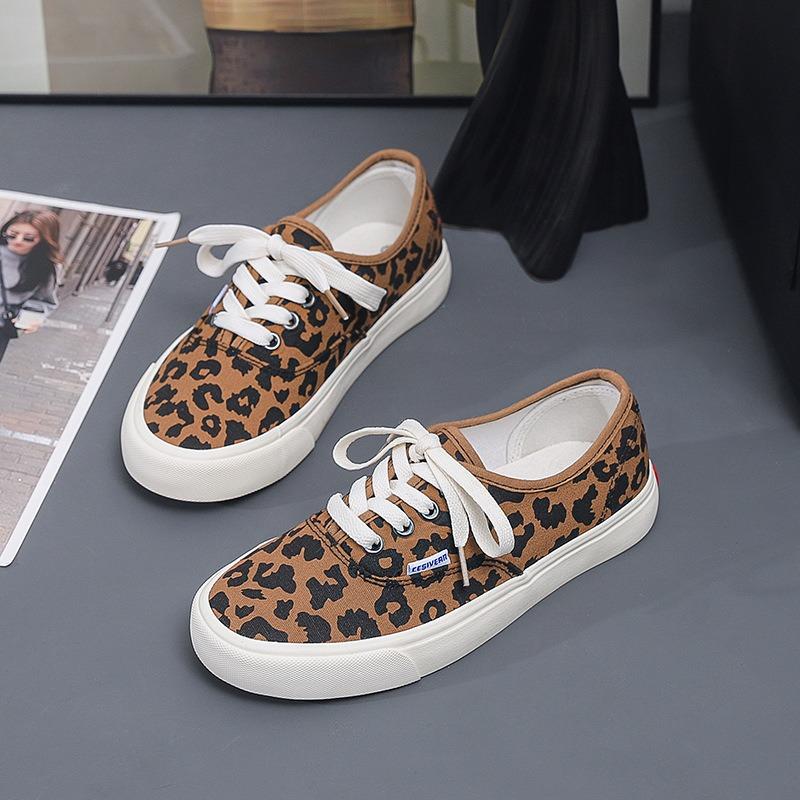 Leopard print canvas shoes female spring student board shoes versatile niche one pedal lazy shoes