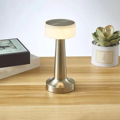 Oświetlenie LED – Lampy stołowe LED