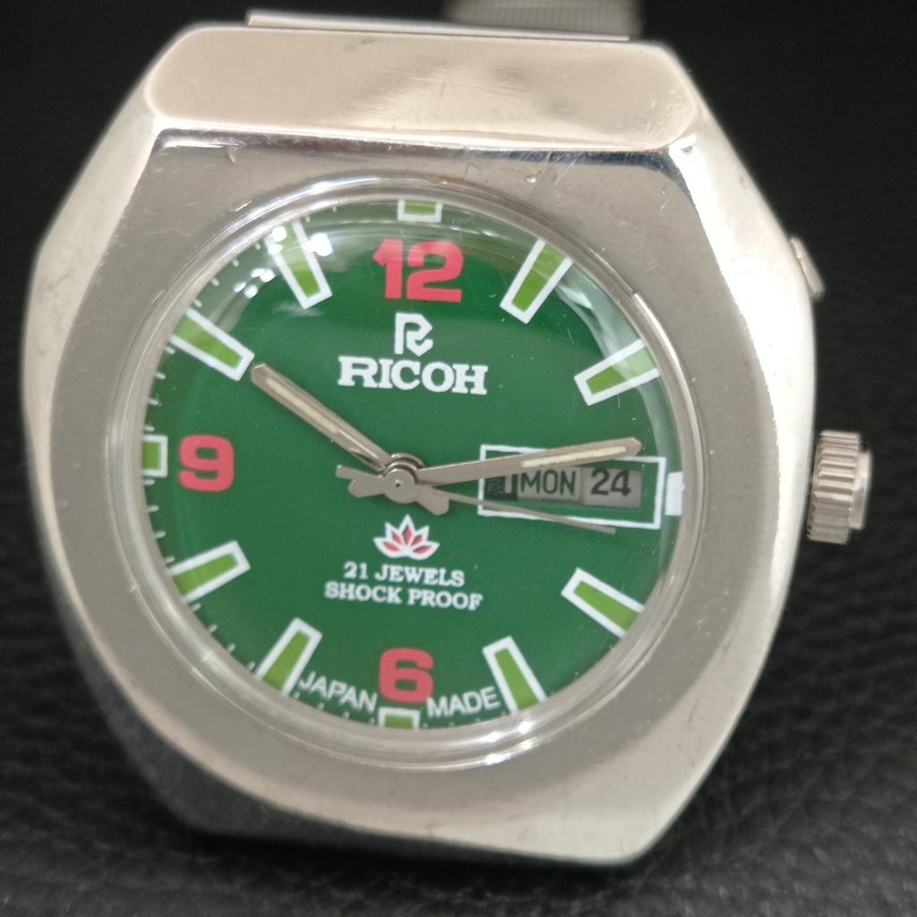 VINTAGE RICOH R31 AUTOMATIC JAPAN MENS GREEN COLOR DIAL WATCH A709417-1