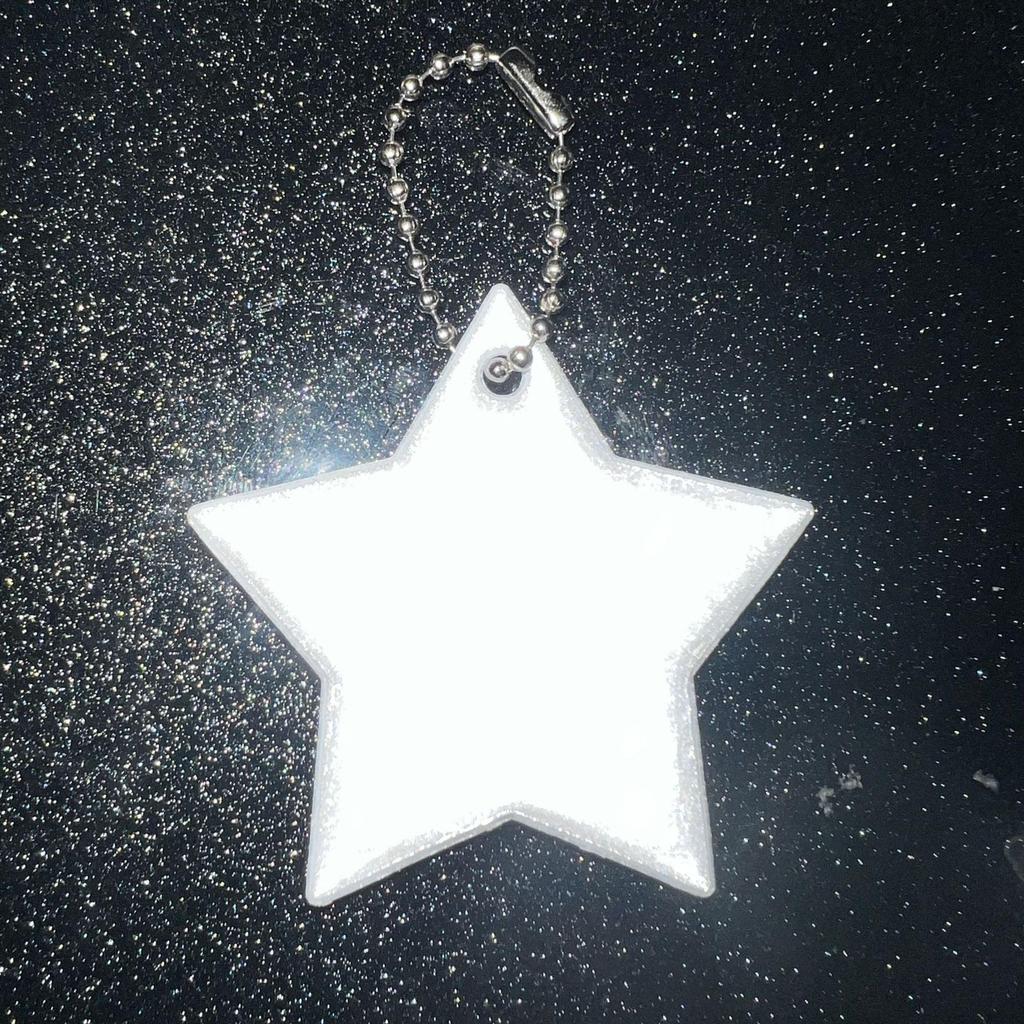 Reflective Star Pendant Keychain for Night Safety on Backpacks and Luggage