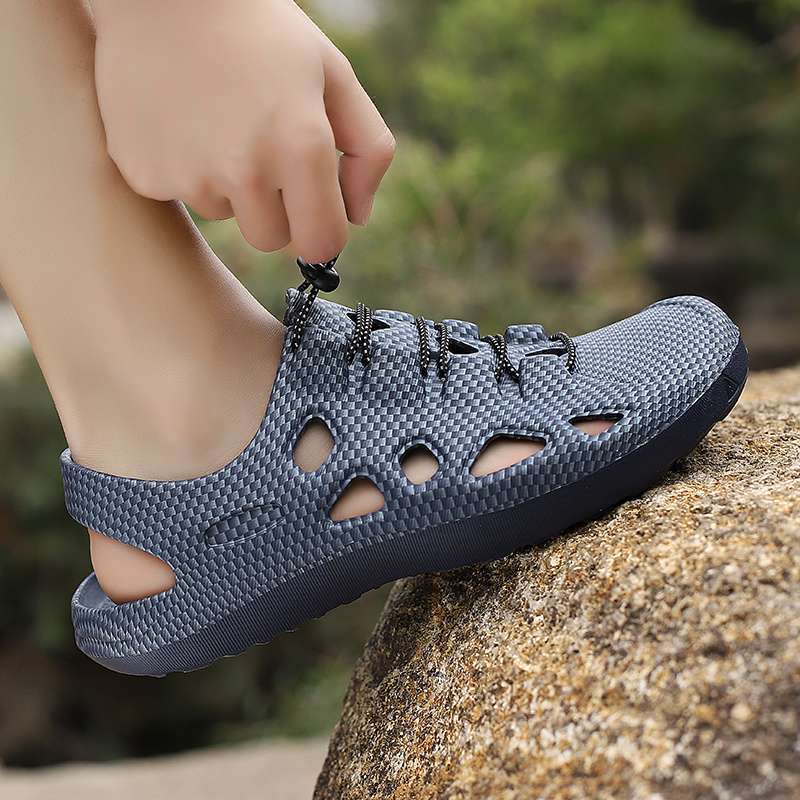 Sandals men's outdoor sports mountaineering and wading shoes soft sole non-slip deodorant hollow beach driving casual hole shoes