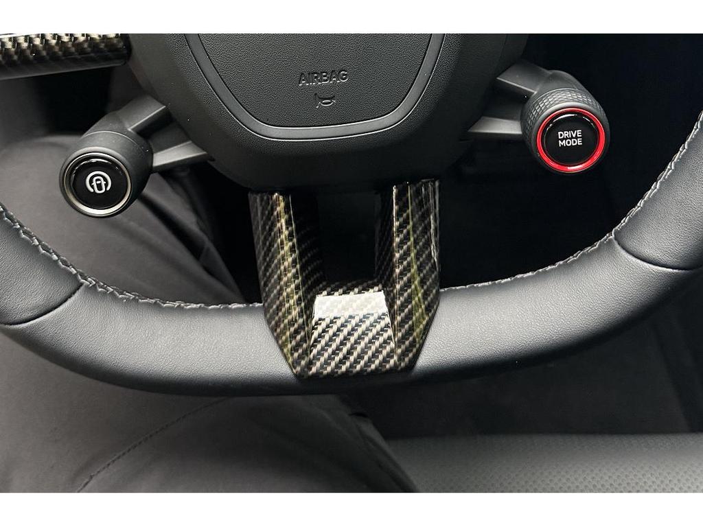 Moldura da Alavanca de Câmbio, Saídas de Ar do Banco Traseiro, Acabamento da Porta e Acessórios do Volante Xiaomi SU7