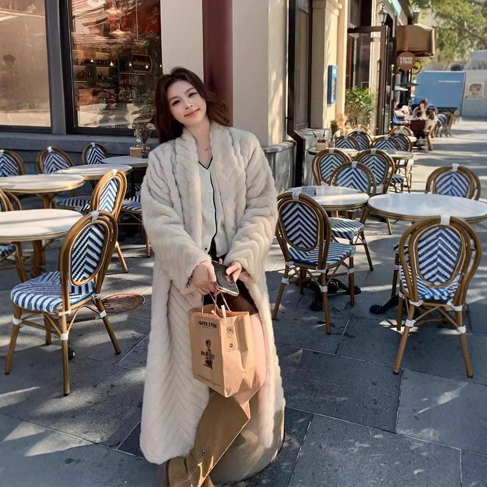 

Пальто-комбинезон из искусственного меха норки на зиму 2025 one size fits all