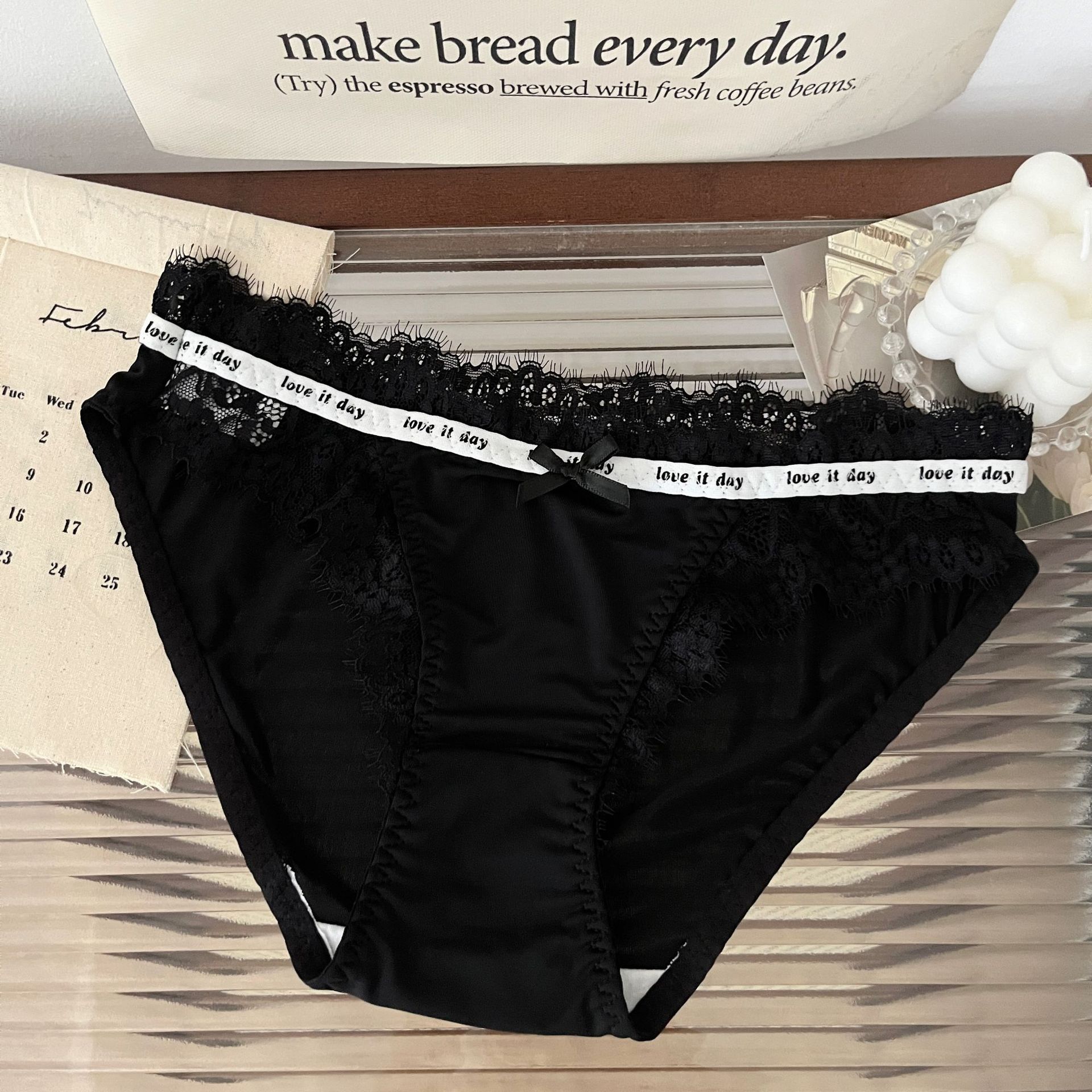

Нижнее белье из французского кружева для женщин Pure Desire for Comfort Тонкий дизайн с низкой талией из чистого хлопка с промежностью женские треугольные трусики M чёрный