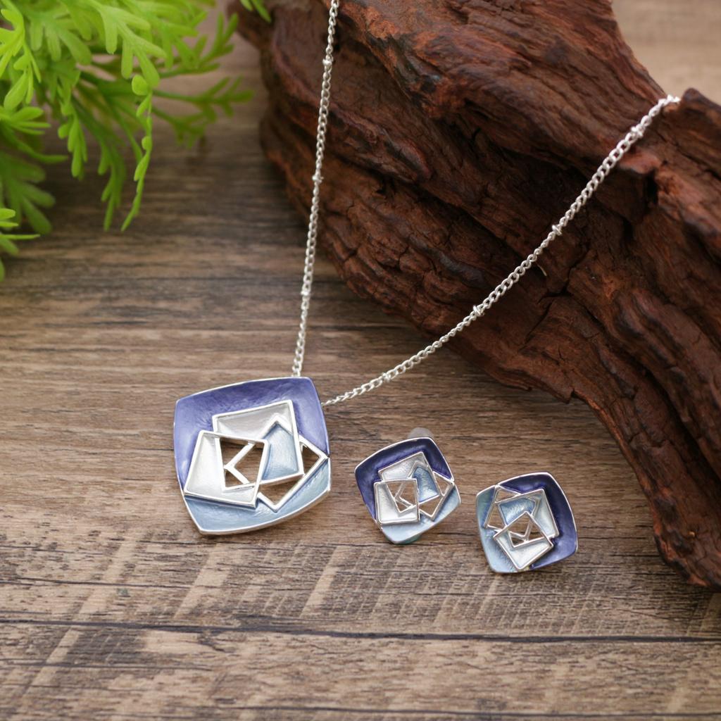 Nouveau set de boucles d'oreilles pendantes géométriques carrées creuses en émail coloré, collier polyvalent personnalisé pour femmes