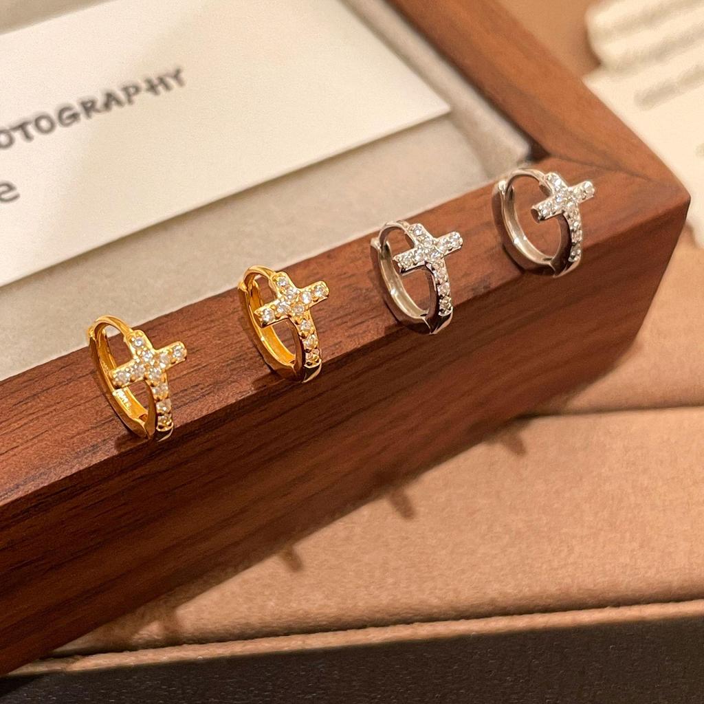 18K Gold Plated Sterling Silver Diamond Cross Stud Earrings for Women - Elegant and Simple Design