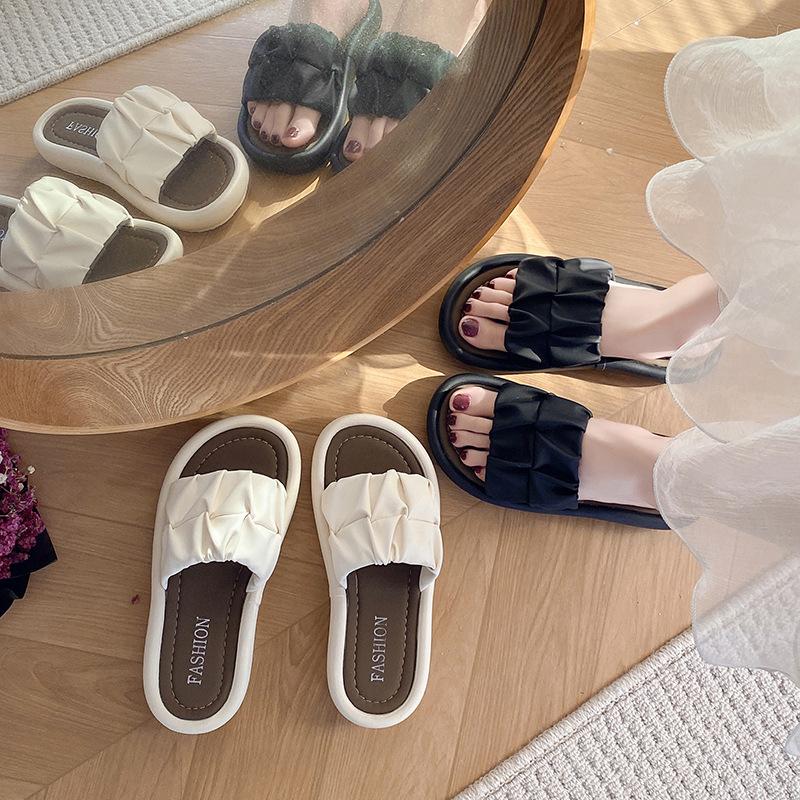 Flat-bottomed cool slippers women's summer wear new Internet celebrity casual non-slip beach sandals soft-soled lazy one-word drag