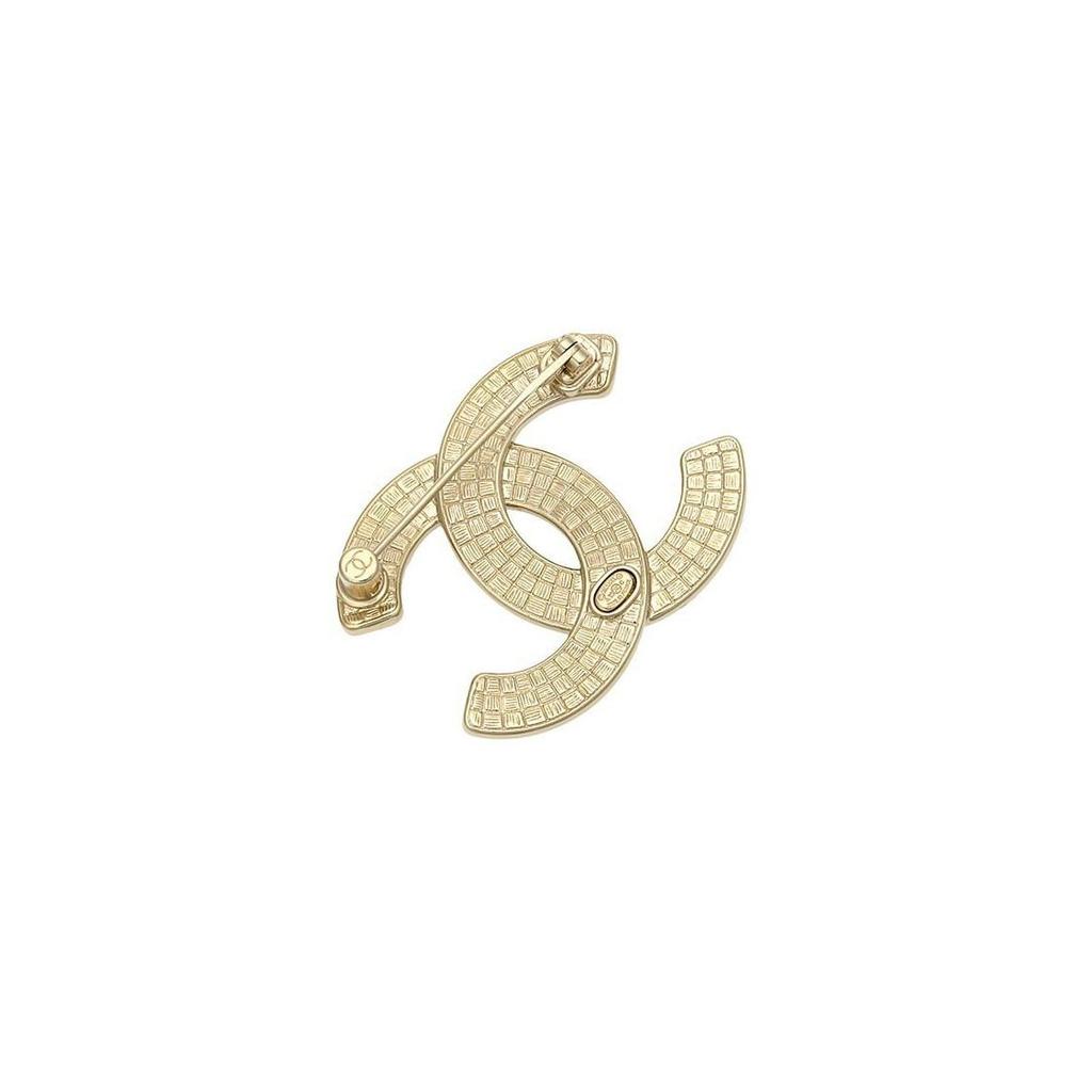 Chanel Broche de Metal Panda Blanco y Negro Doble C Logo Broche Unisex AB9974-B09941-NL858