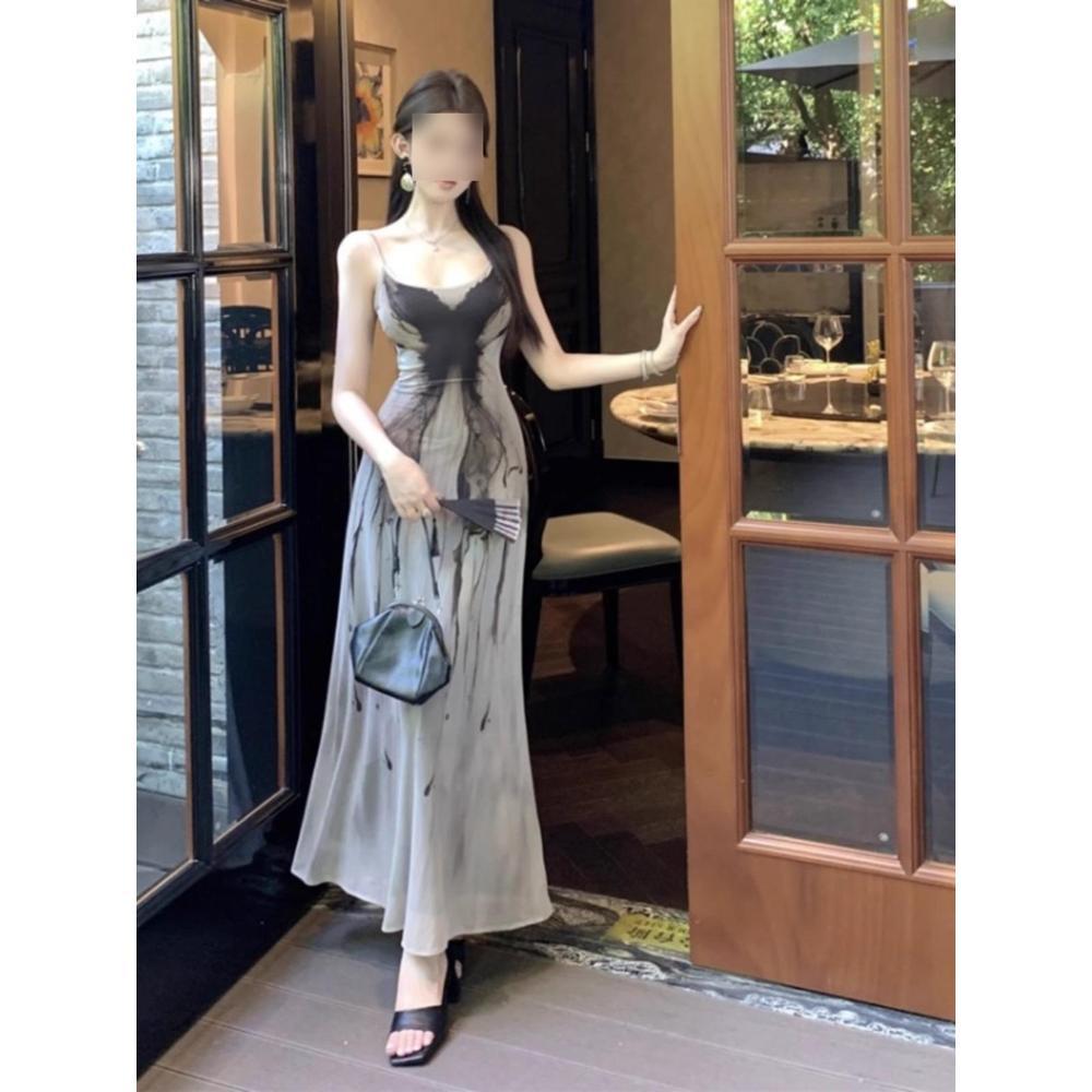 

Элегантное платье на тонких бретелях с принтом тушью - Женский летний шик M (45-50 kg recommended)