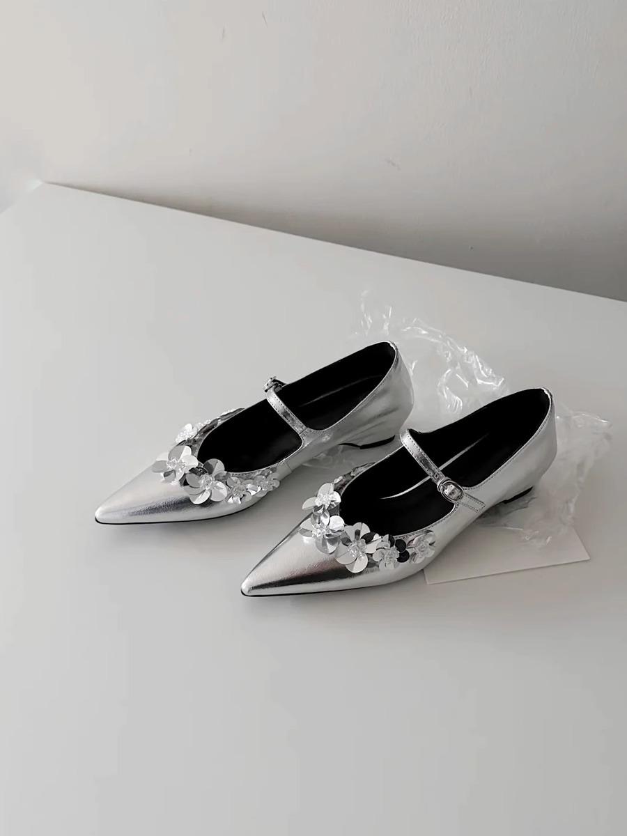 

Fashion Japanese Sequined Flowers Mary Jane Shoes Shallow Temperament Women s New French Pumps Inner Height-increasing Pointed Shoes 34