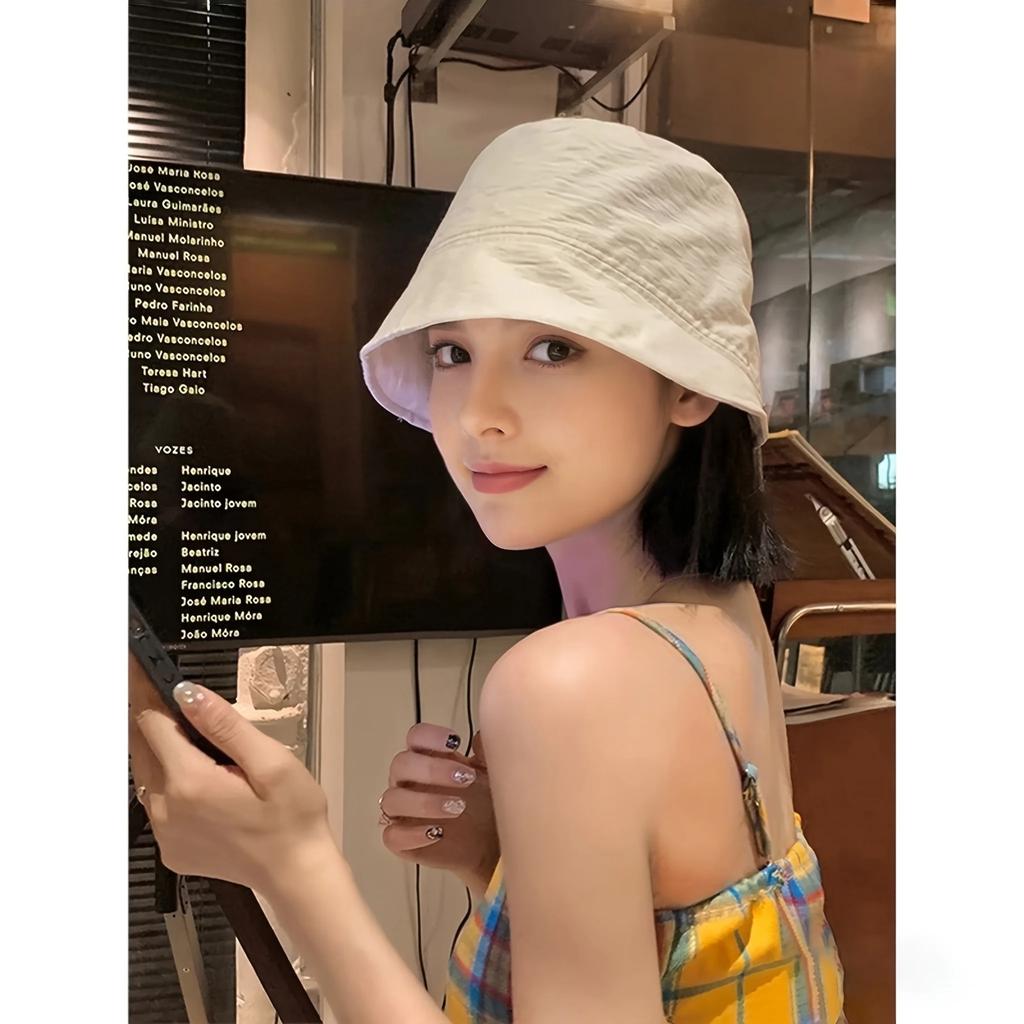 Chic Structured Bucket Hat. Wide Brim for Sun Protection. Versatile, Durable & Easy-care for Every Occasion.