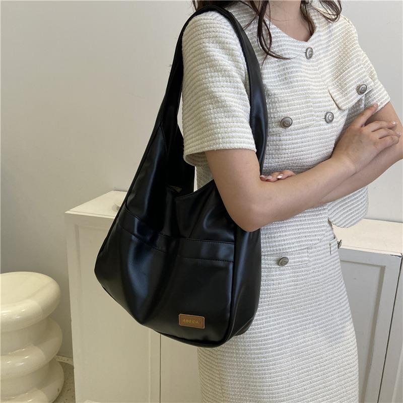 Large-capacity Bag Women's New Autumn and Winter Soft Leather Bucket Bag Commuter Tote Bag College Student Class Shoulder Bag