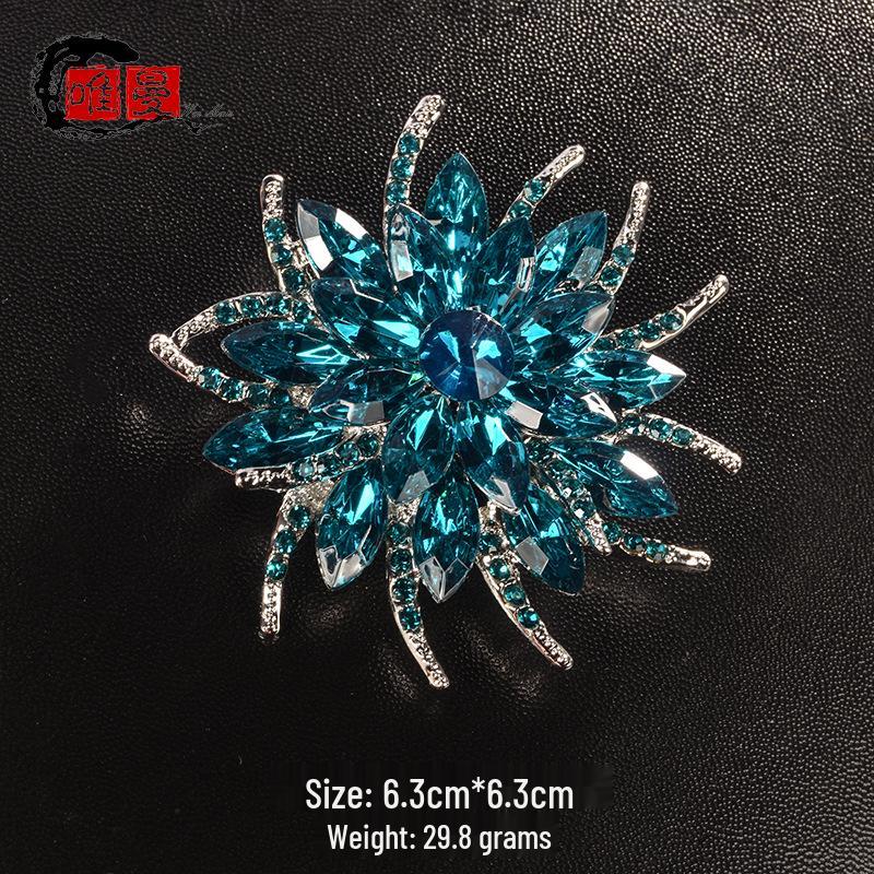 Japanese Style Luxury Brooch: Elegant High-End Women's Pin for Sweater or Lapel