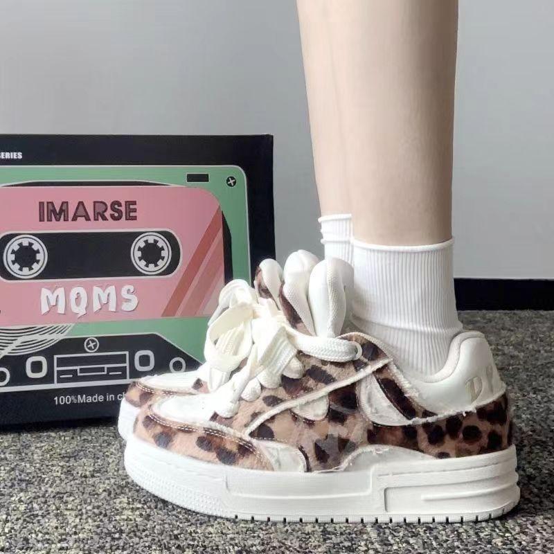 Thick tongue leopard print bread shoes women's 2025 new popular student board shoes casual shoes ins trendy sports shoes