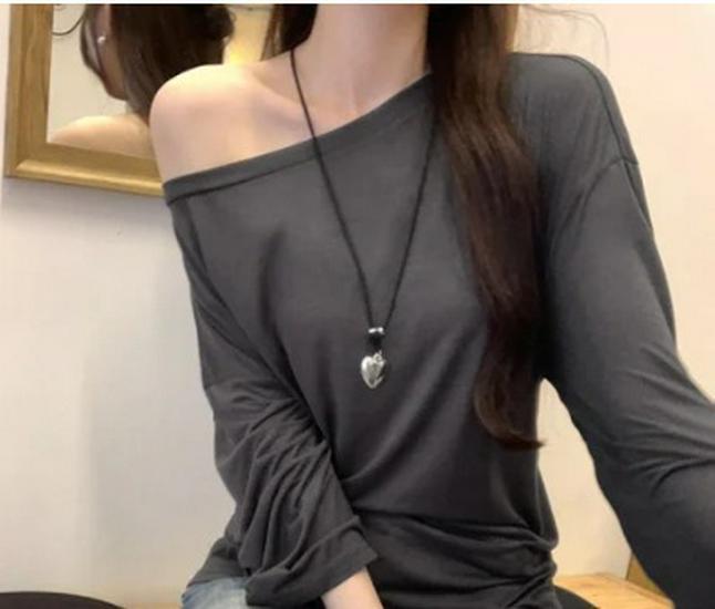 

Женский кардиган топ с открытыми плечами из ледяного шелка - Косой вырез, Длинный рукав, Слегка просвечивающий, Приталенный дизайн L Premium