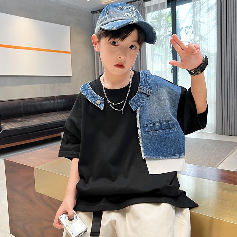 Boys' summer clothes short sleeved T-shirt 2026 new children's summer top, mid size children's summer style, cool and trendy, explosive street trend