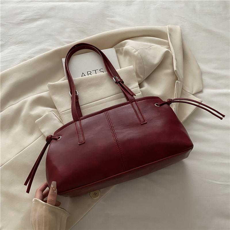 Fashion Commuter Large Capacity Casual 2025 New Textured Retro Ladies Pendant One Shoulder Underarm Portable Tote Bag