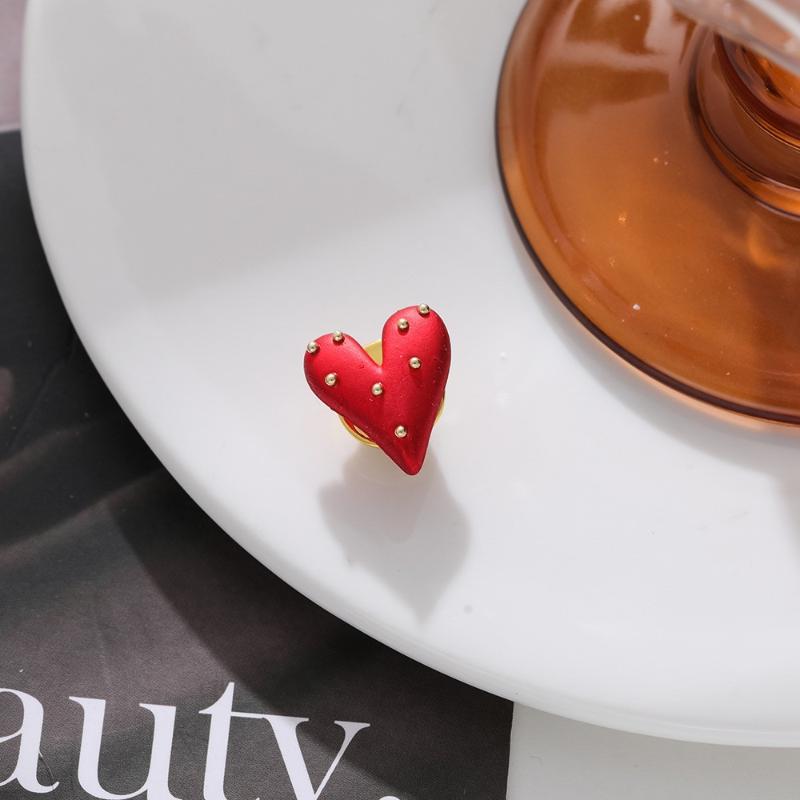 Simple Cute Red Love Heart Brooches For Women Girls Sweet Heart Shape Brooch Lapel Pin Badges Clothes Hat Accessories Gifts