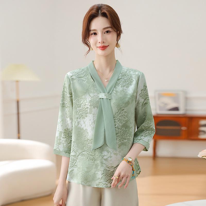 

Stylish Summer Chiffon Blouse for Middle-Aged Women - Elegant Seven-Sleeve Loose Top XL (90-105 jin) зелений
